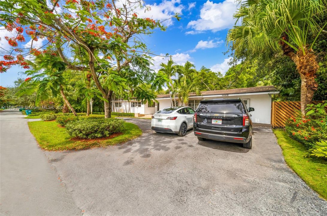 For Sale: $2,190,000 (3 beds, 2 baths, 2936 Square Feet)