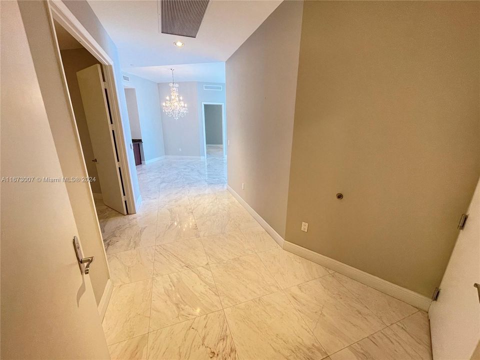 En Venta: $1,850,000 (3 camas, 3 baños, 2106 Pies cuadrados)