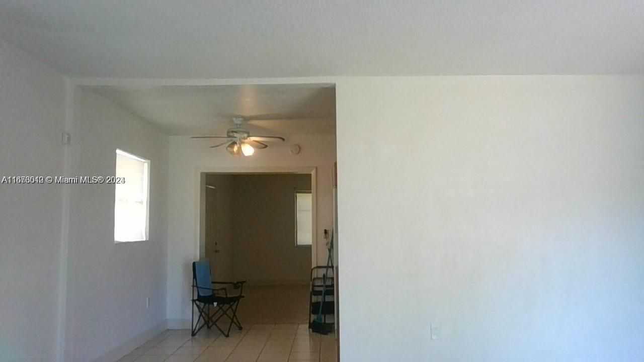 For Sale: $155,000 (1 beds, 1 baths, 826 Square Feet)