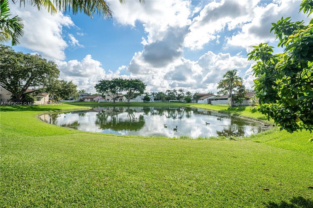 For Sale: $594,000 (3 beds, 2 baths, 1249 Square Feet)