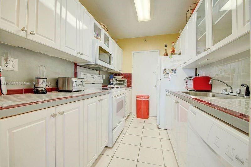 En Venta: $560,000 (1 camas, 1 baños, 880 Pies cuadrados)