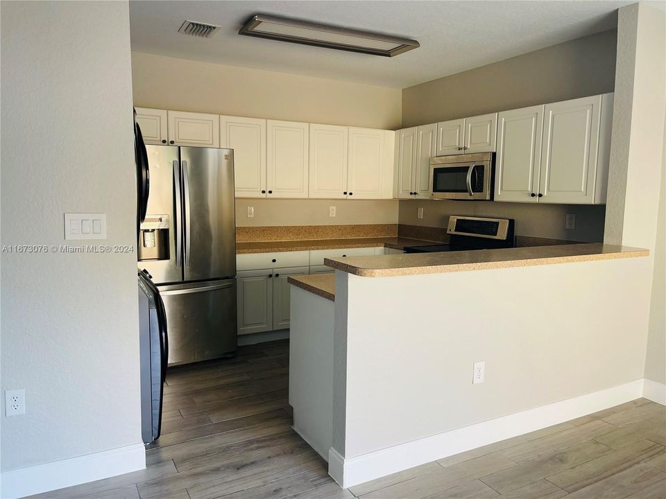 For Sale: $360,000 (3 beds, 2 baths, 1379 Square Feet)