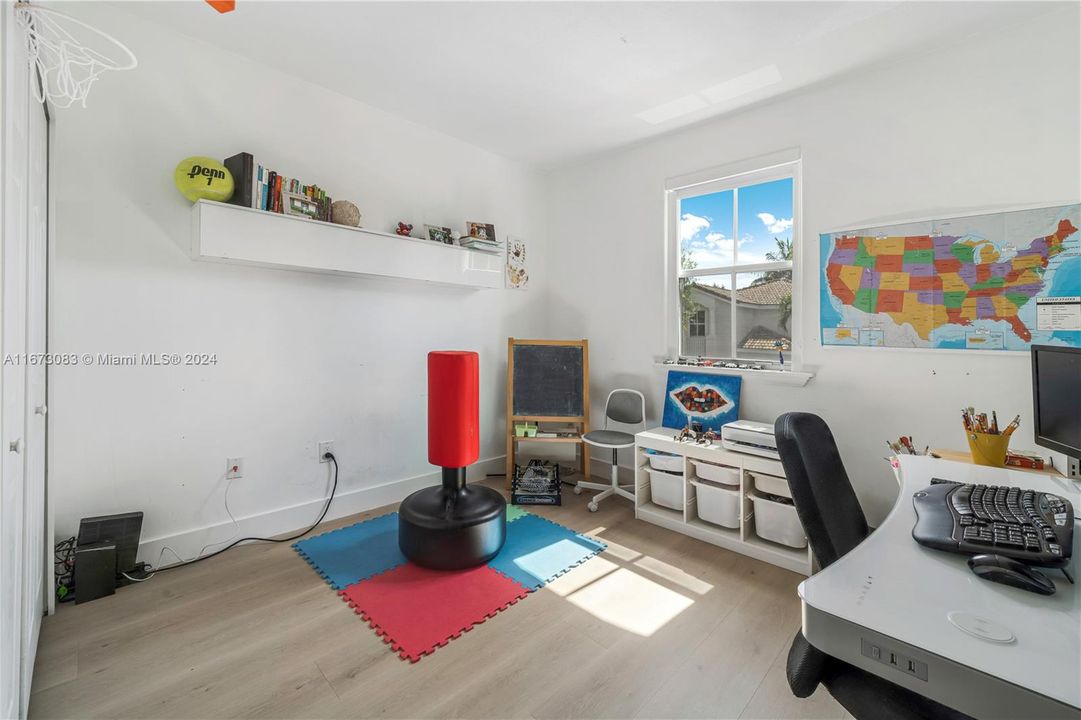 For Sale: $685,000 (4 beds, 2 baths, 1888 Square Feet)