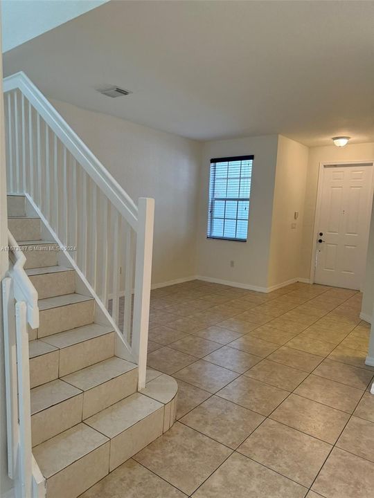 Active With Contract: $2,850 (3 beds, 2 baths, 1461 Square Feet)