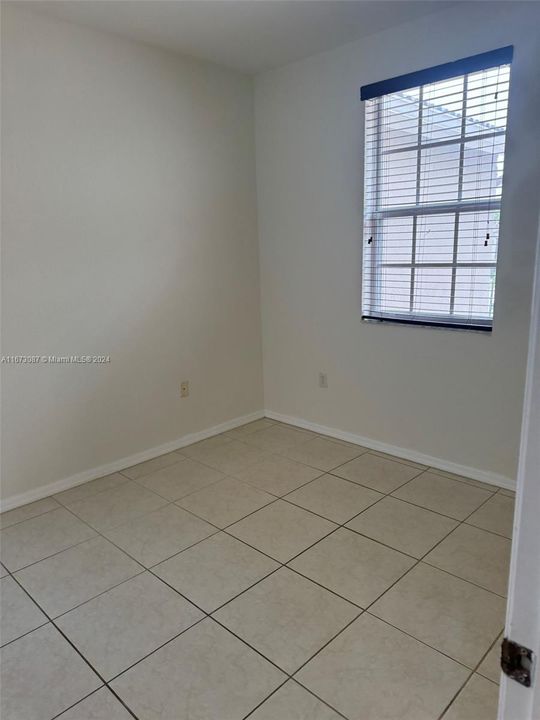 Active With Contract: $2,850 (3 beds, 2 baths, 1461 Square Feet)