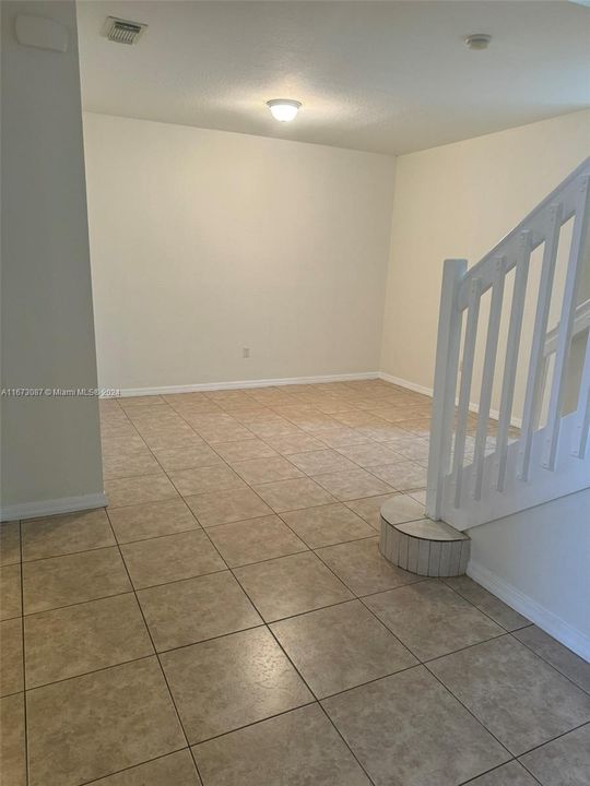 Active With Contract: $2,850 (3 beds, 2 baths, 1461 Square Feet)