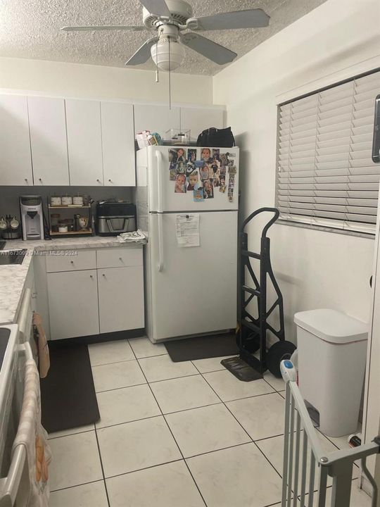 For Rent: $2,300 (2 beds, 2 baths, 965 Square Feet)