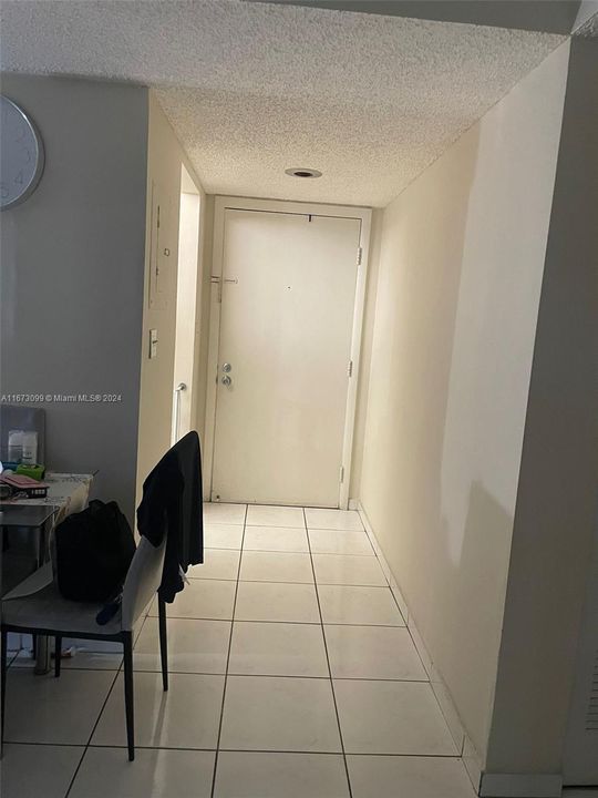 For Rent: $2,300 (2 beds, 2 baths, 965 Square Feet)