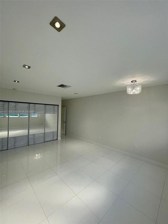 Recently Rented: $5,650 (2 beds, 2 baths, 1447 Square Feet)