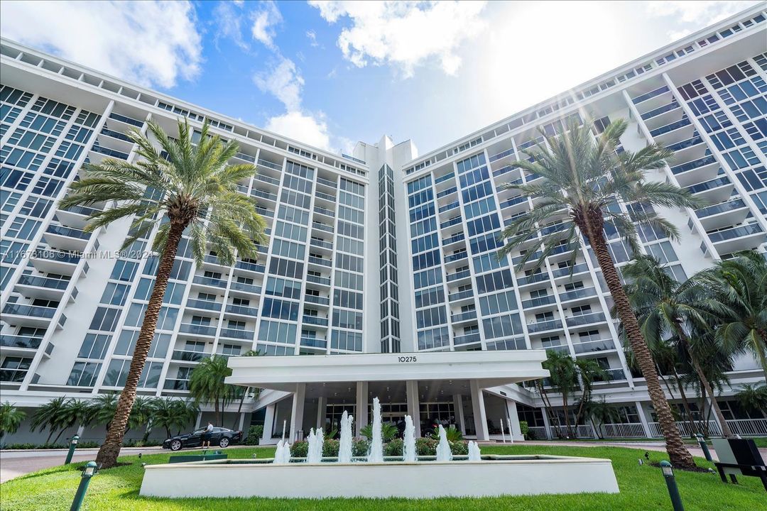 Recently Rented: $5,650 (2 beds, 2 baths, 1447 Square Feet)