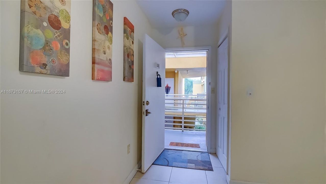 Recently Rented: $2,425 (2 beds, 2 baths, 1067 Square Feet)