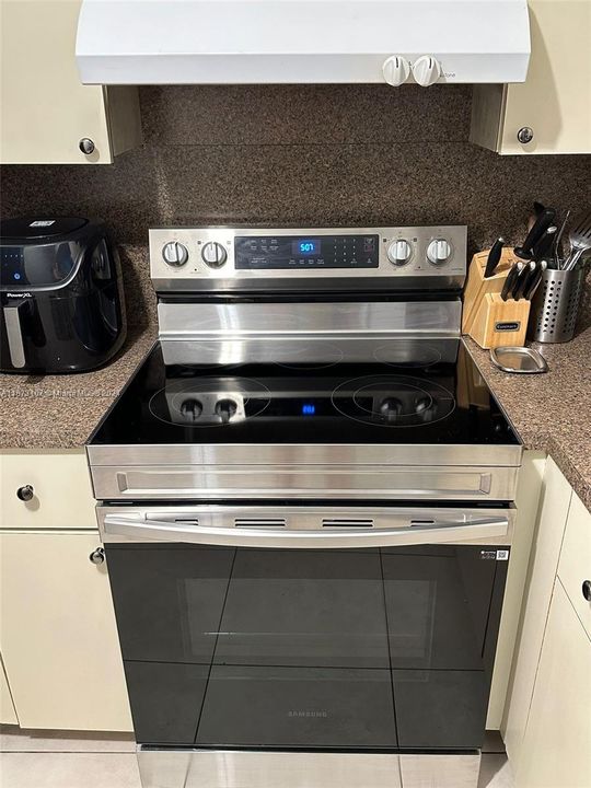 Recently Rented: $2,425 (2 beds, 2 baths, 1067 Square Feet)