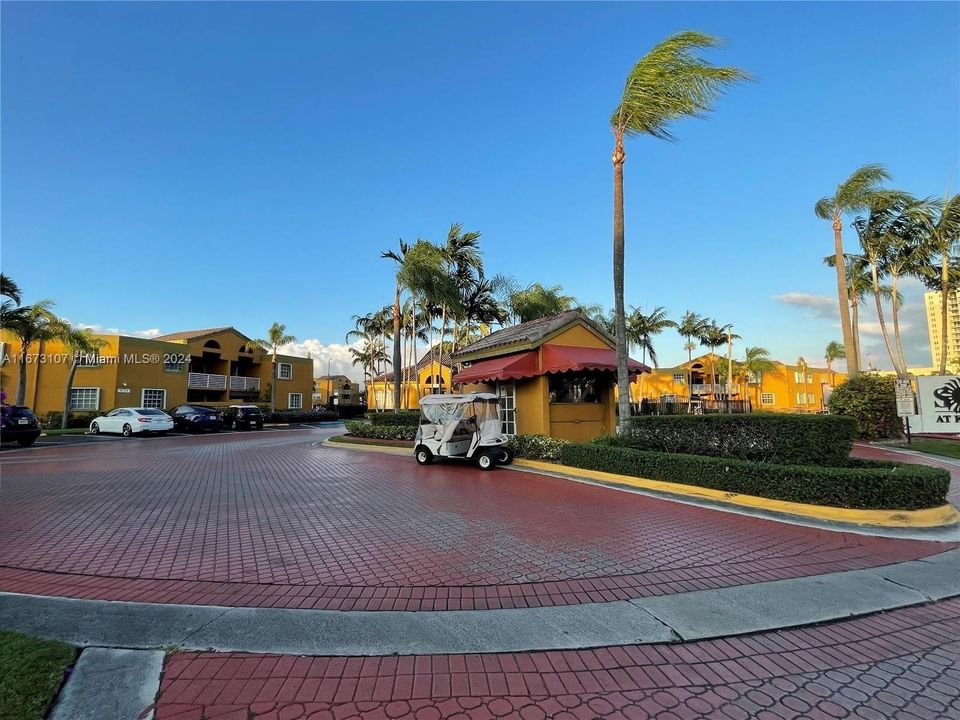 Recently Rented: $2,425 (2 beds, 2 baths, 1067 Square Feet)