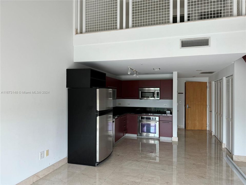 For Sale: $420,000 (1 beds, 1 baths, 978 Square Feet)