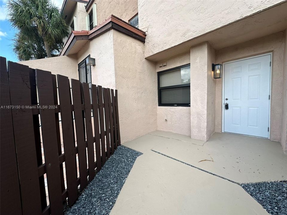 For Sale: $419,900 (3 beds, 2 baths, 1402 Square Feet)