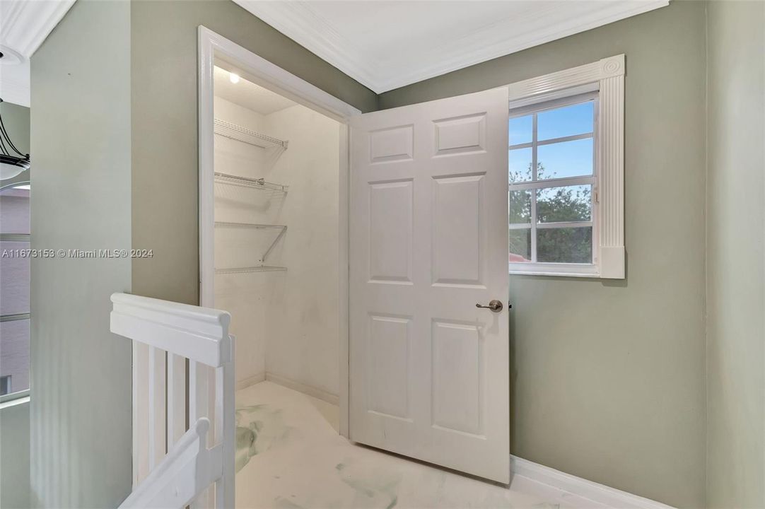 For Sale: $249,700 (3 beds, 2 baths, 1736 Square Feet)