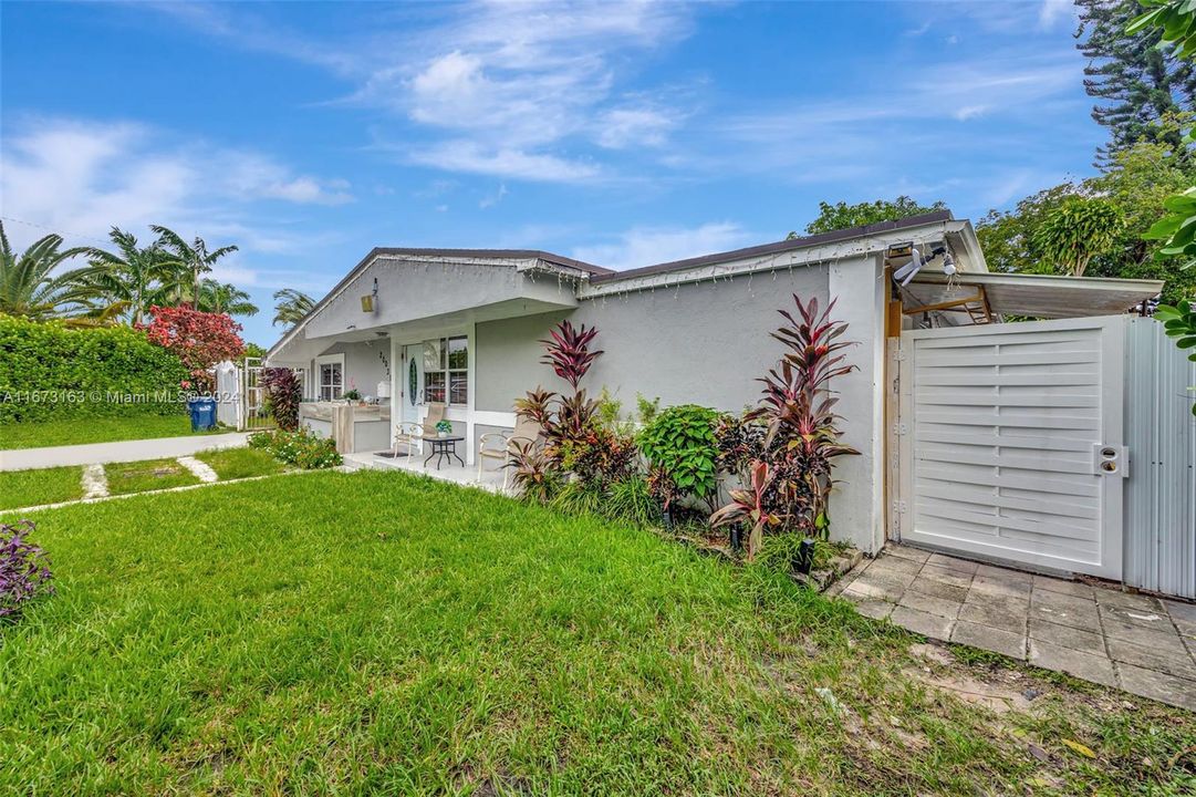 For Sale: $750,000 (4 beds, 2 baths, 2151 Square Feet)