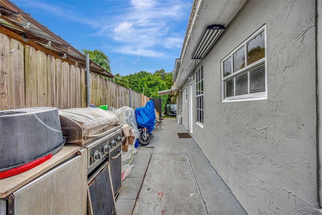 For Sale: $750,000 (4 beds, 2 baths, 2151 Square Feet)