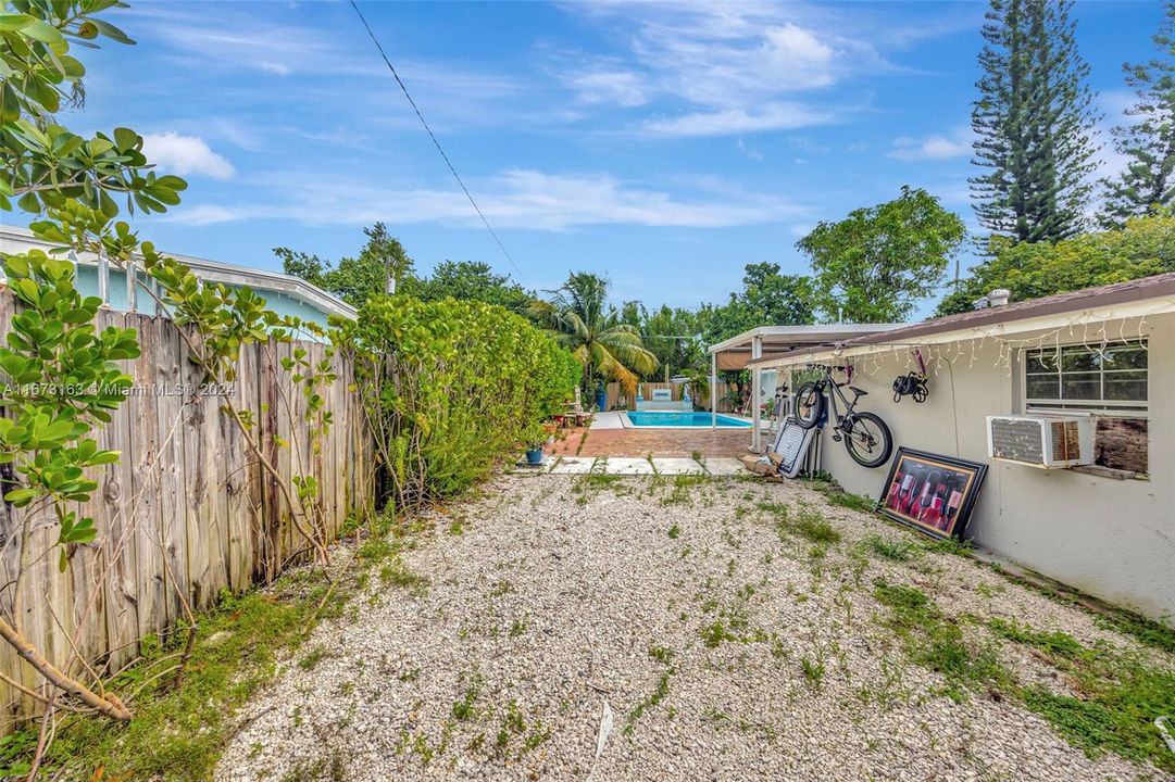 For Sale: $750,000 (4 beds, 2 baths, 2151 Square Feet)