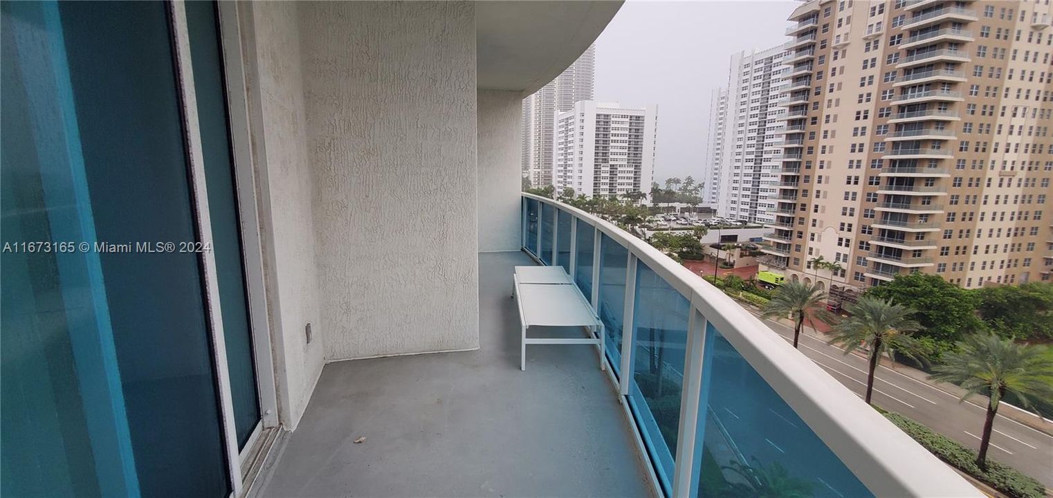 En Venta: $650,000 (3 camas, 3 baños, 1802 Pies cuadrados)