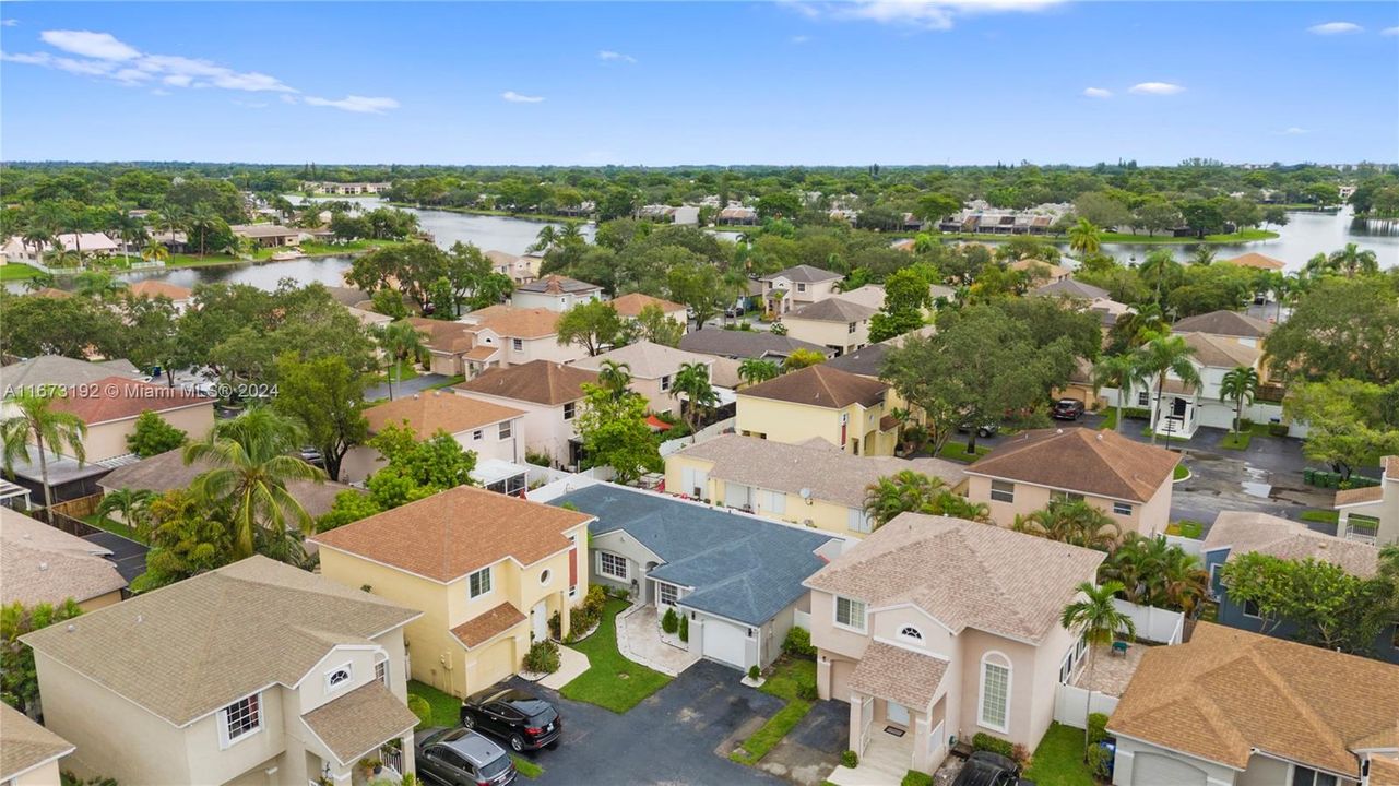 For Sale: $524,900 (3 beds, 2 baths, 1304 Square Feet)