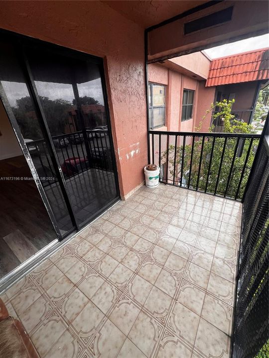 En Venta: $320,000 (3 camas, 2 baños, 980 Pies cuadrados)