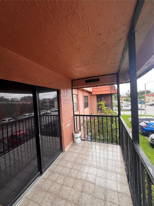 En Venta: $320,000 (3 camas, 2 baños, 980 Pies cuadrados)