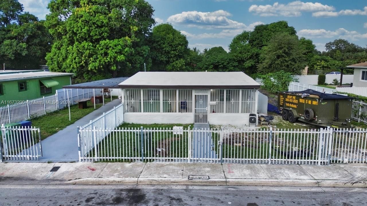 For Sale: $485,000 (3 beds, 2 baths, 1140 Square Feet)