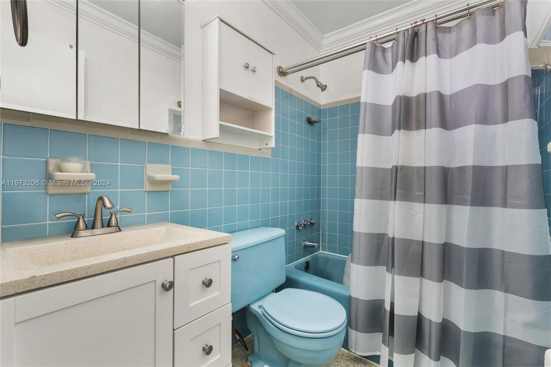 For Sale: $259,999 (2 beds, 1 baths, 612 Square Feet)