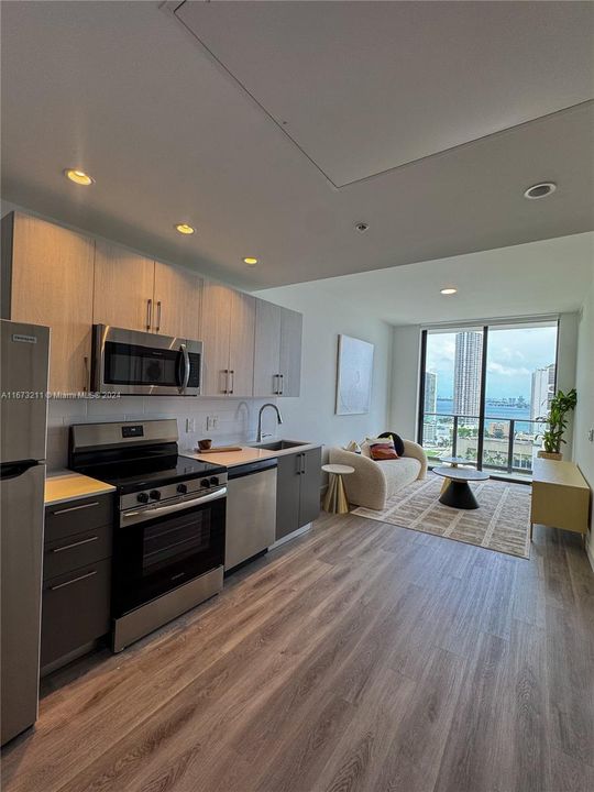 For Rent: $2,454 (1 beds, 1 baths, 539 Square Feet)