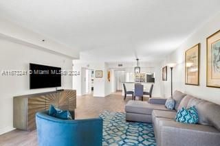 For Sale: $349,000 (3 beds, 2 baths, 1392 Square Feet)