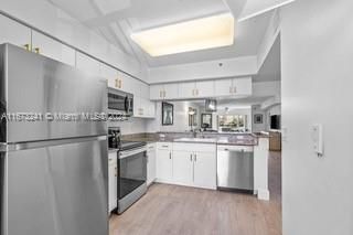 For Sale: $349,000 (3 beds, 2 baths, 1392 Square Feet)