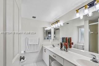 For Sale: $349,000 (3 beds, 2 baths, 1392 Square Feet)