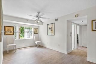 For Sale: $349,000 (3 beds, 2 baths, 1392 Square Feet)