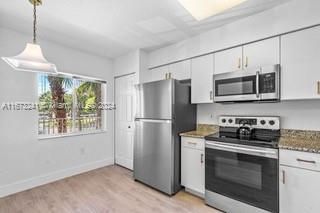 For Sale: $349,000 (3 beds, 2 baths, 1392 Square Feet)