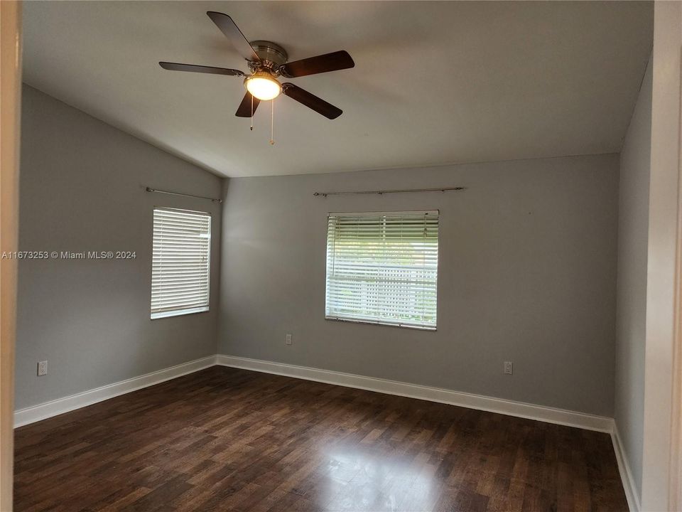 For Rent: $3,900 (4 beds, 2 baths, 2042 Square Feet)