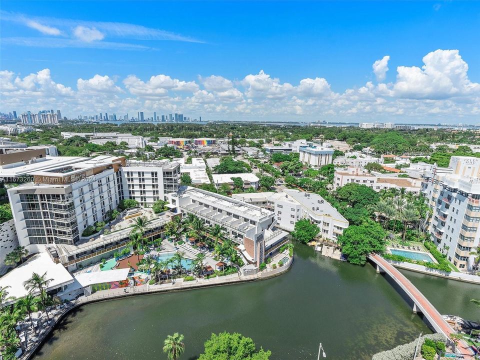 For Sale: $4,700,000 (2 beds, 2 baths, 1569 Square Feet)