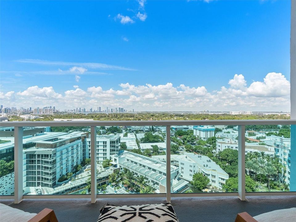 For Sale: $4,700,000 (2 beds, 2 baths, 1569 Square Feet)