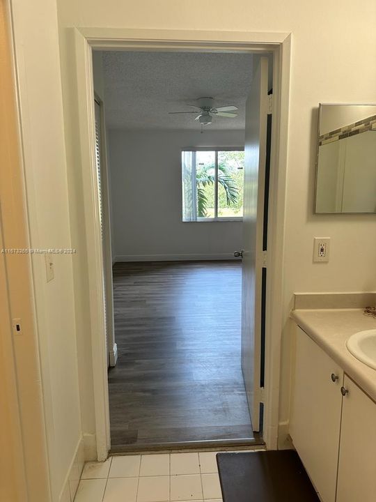 For Rent: $2,450 (2 beds, 2 baths, 1183 Square Feet)