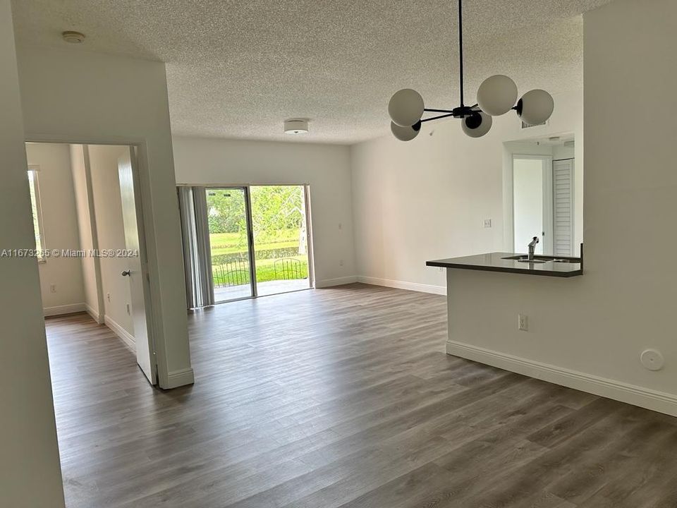 For Rent: $2,450 (2 beds, 2 baths, 1183 Square Feet)