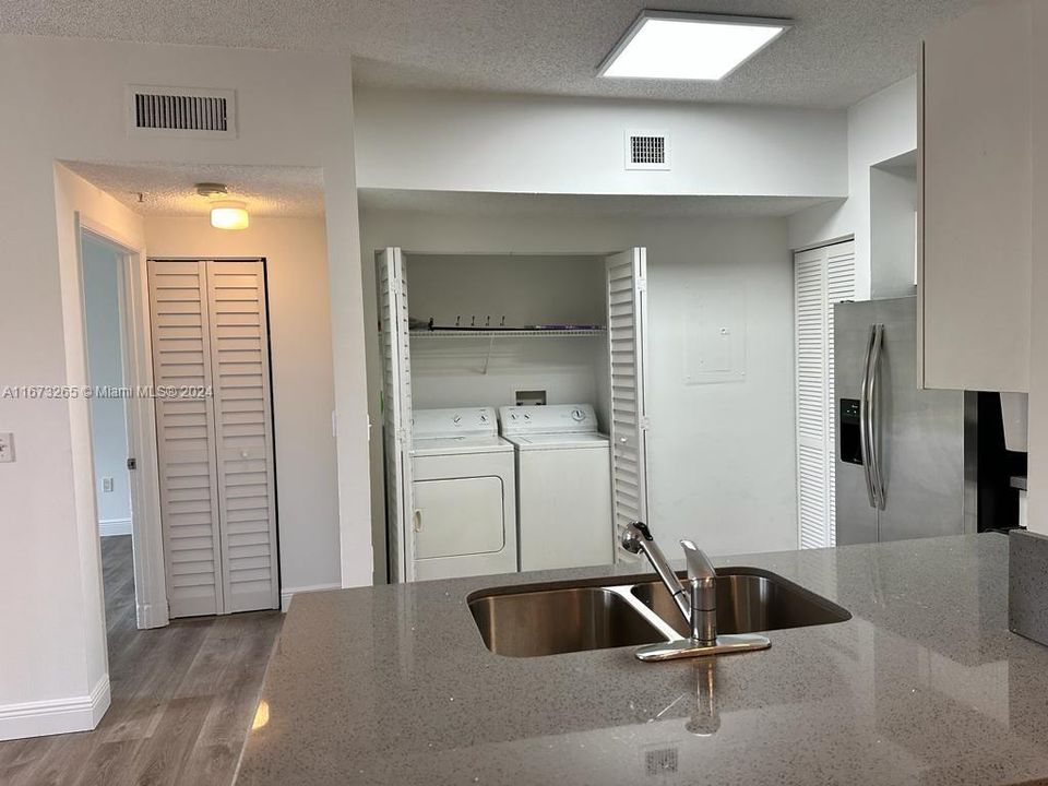 For Rent: $2,450 (2 beds, 2 baths, 1183 Square Feet)