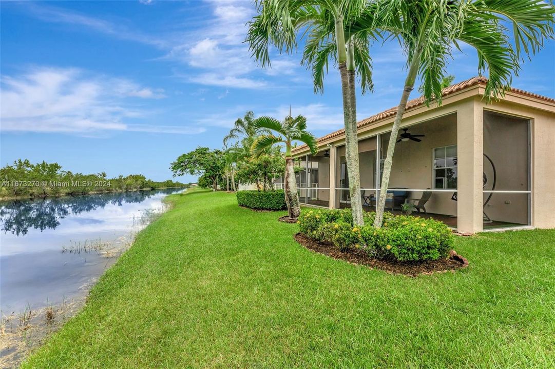 For Sale: $845,000 (4 beds, 2 baths, 1978 Square Feet)