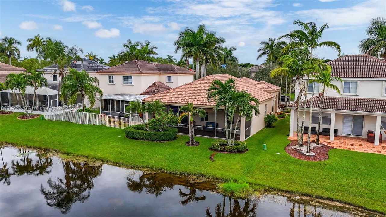 For Sale: $845,000 (4 beds, 2 baths, 1978 Square Feet)