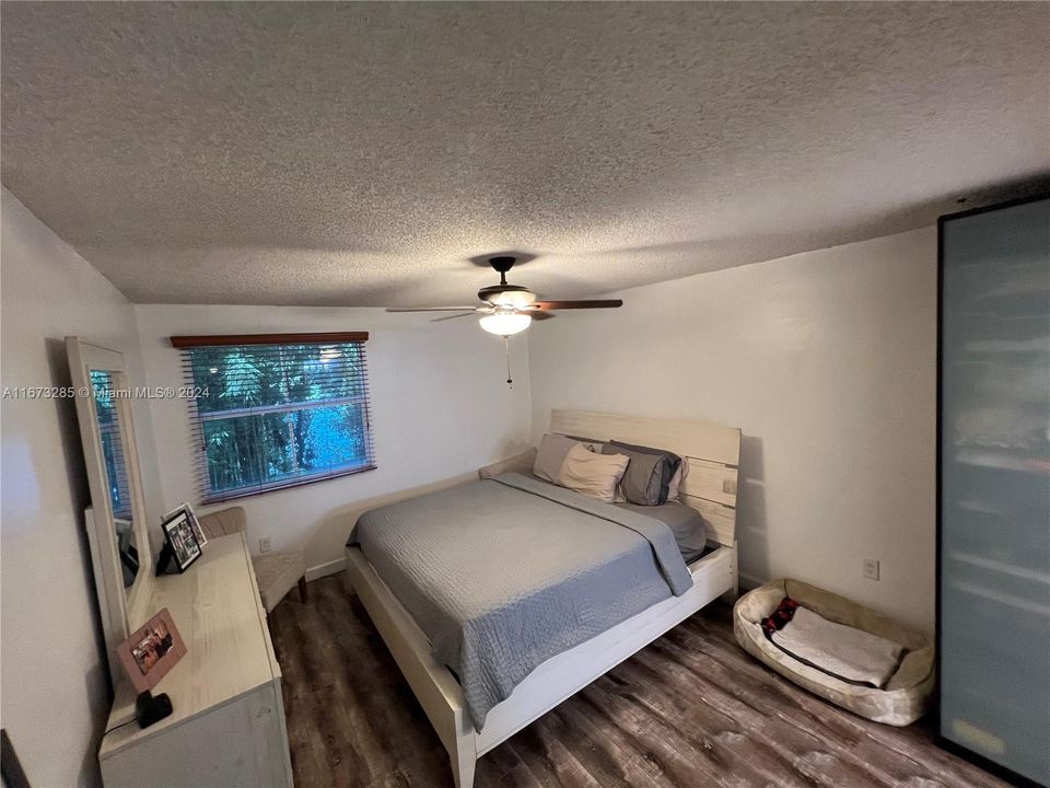 For Rent: $2,200 (1 beds, 1 baths, 899 Square Feet)