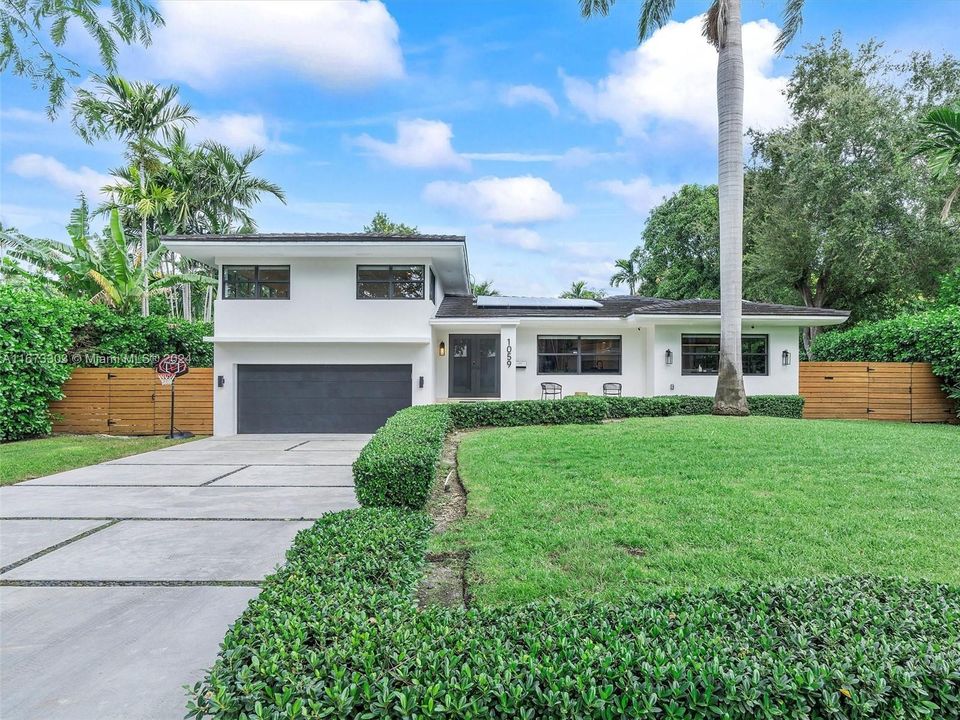 For Sale: $2,050,000 (3 beds, 2 baths, 2063 Square Feet)