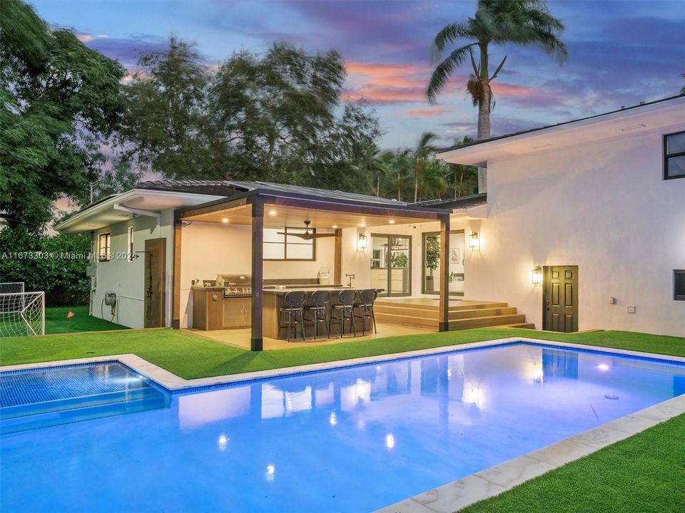 En Venta: $2,050,000 (3 camas, 2 baños, 2063 Pies cuadrados)