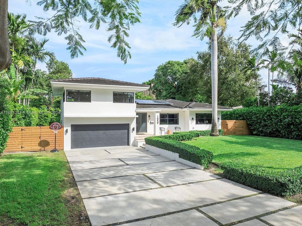 For Sale: $2,050,000 (3 beds, 2 baths, 2063 Square Feet)