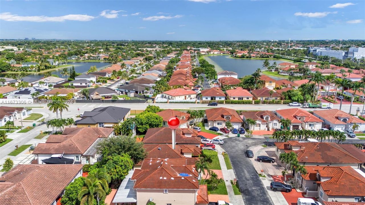 Active With Contract: $600,000 (3 beds, 2 baths, 1701 Square Feet)