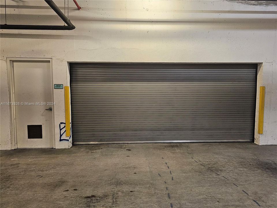 2 private car garage under ac