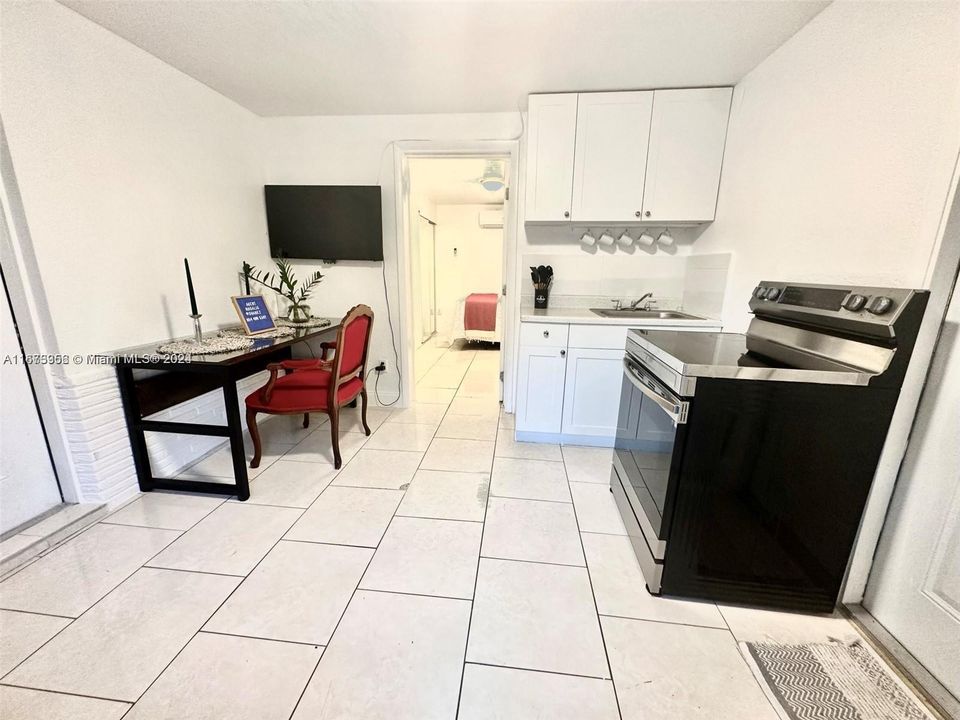 For Rent: $1,500 (1 beds, 1 baths, 800 Square Feet)